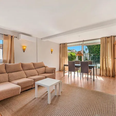Cozy Terraced House Near The Estepona
