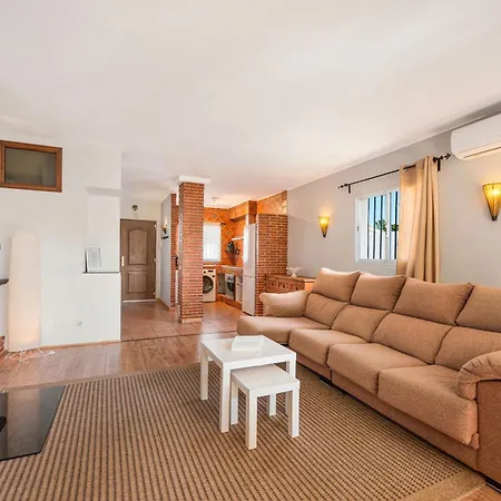 Сasa de vacaciones Cozy Terraced House Near The