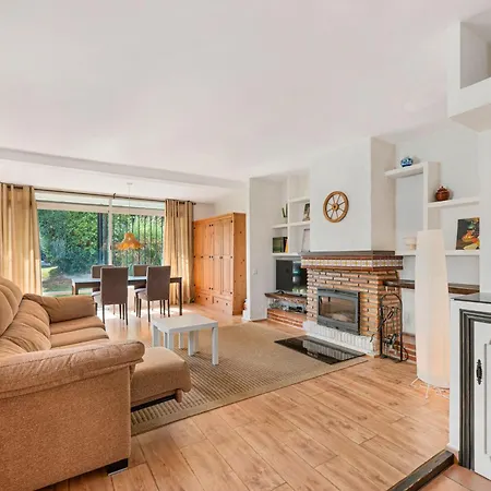 Cozy Terraced House Near The Holiday home *