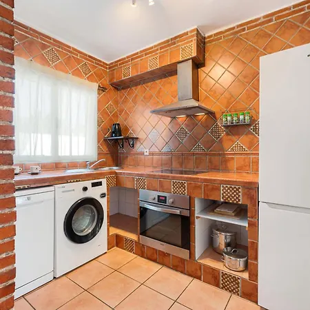 Сasa de vacaciones Cozy Terraced House Near The Estepona